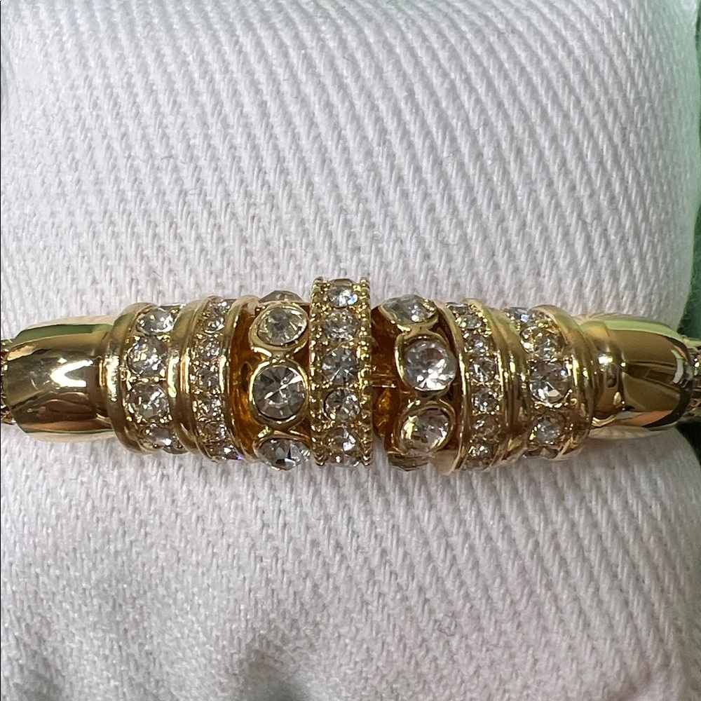 True To Form | Rhinestone Stretch Bracelet ✨ - Picture 3 of 10